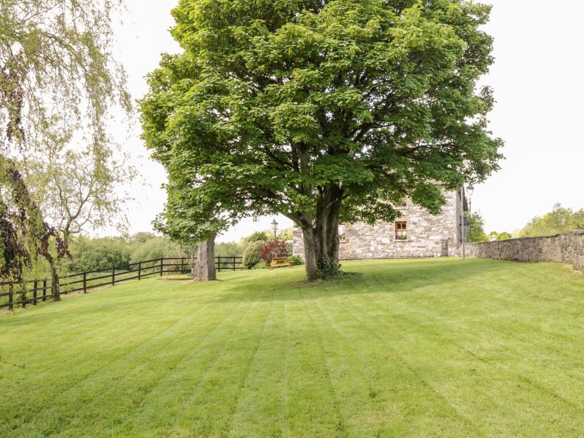 An Maide Ban Villa Cootehill Dış mekan fotoğraf